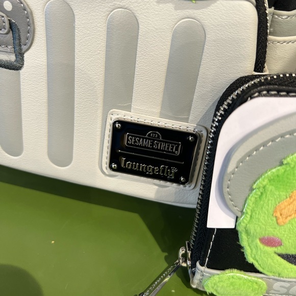 LOUNGEFLY OSCAR THE GROUCH BACKPACK WALLET SET NEW main image 11